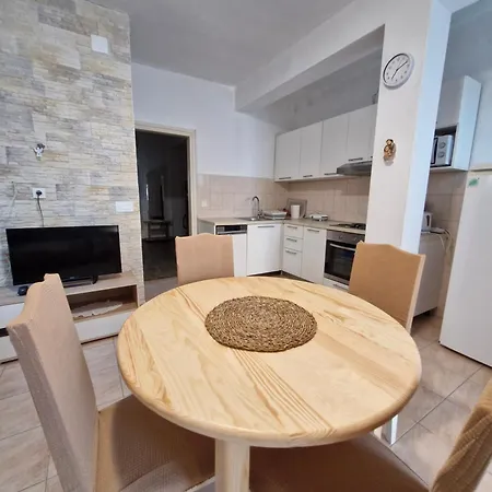 Lucija Apartment