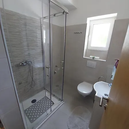 Apartament Lucija *